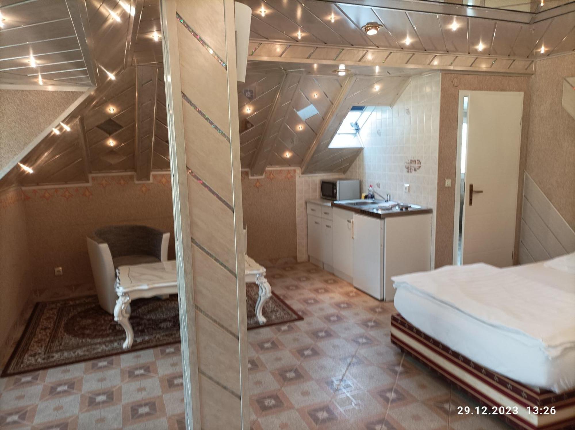 Central Hotel Швецинген Екстериор снимка