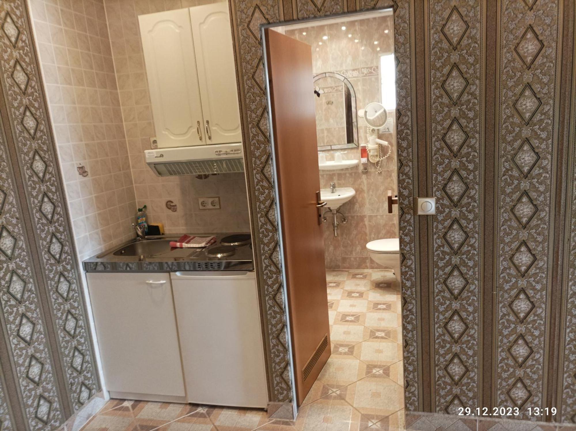 Central Hotel Швецинген Екстериор снимка